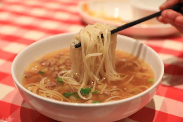 娱乐化外衣下食品安全与法律规制之辩麻将胡了罗永浩“炮轰”西贝预制菜：(图4)